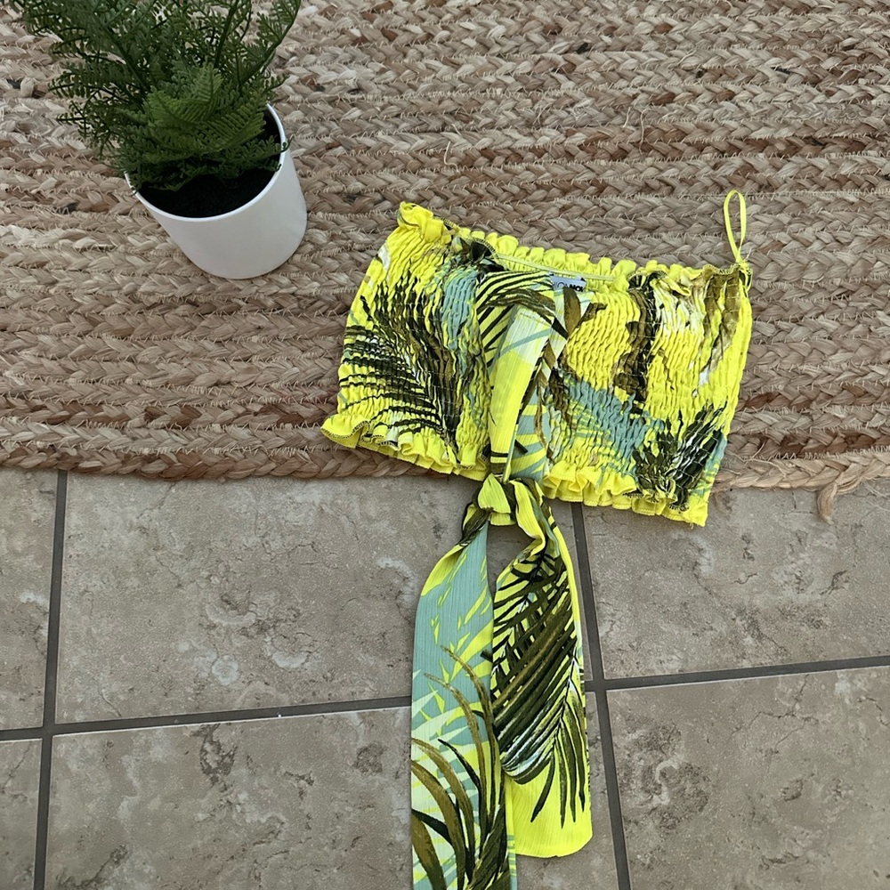 LEAF PRINT TIE FRONT TUBE TOP